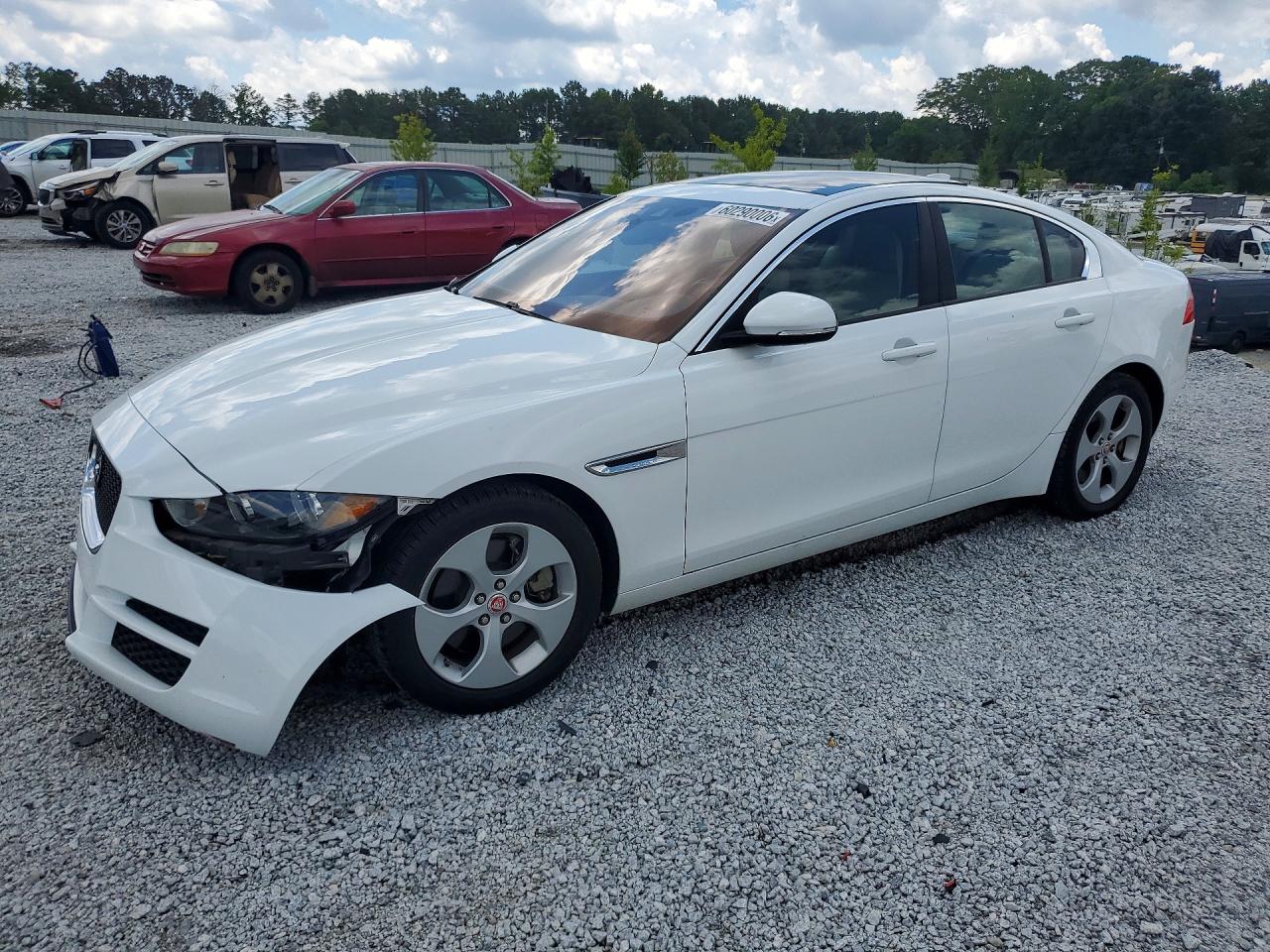 SAJAR4FX2JCP34422 · 2018 JAGUAR XE
