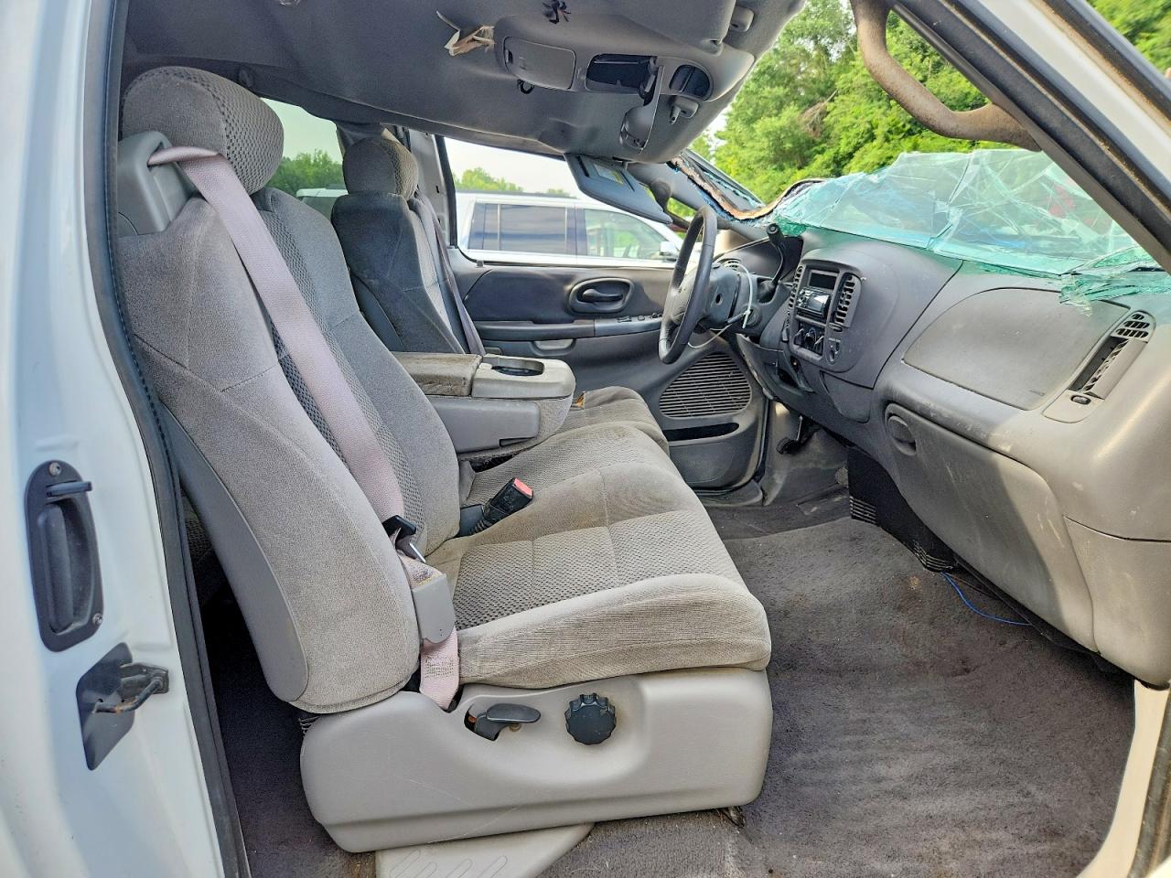 2FTRX18L22CA40762 · 2002 FORD F150 · 10/12