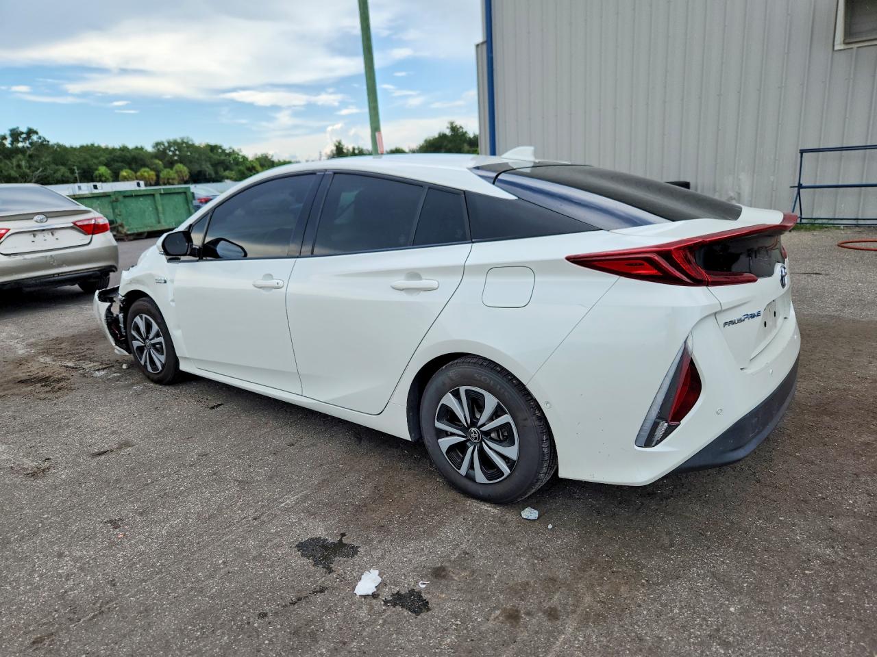 JTDKARFP2K3111178 · 2019 TOYOTA PRIUS PRIME · 2/12