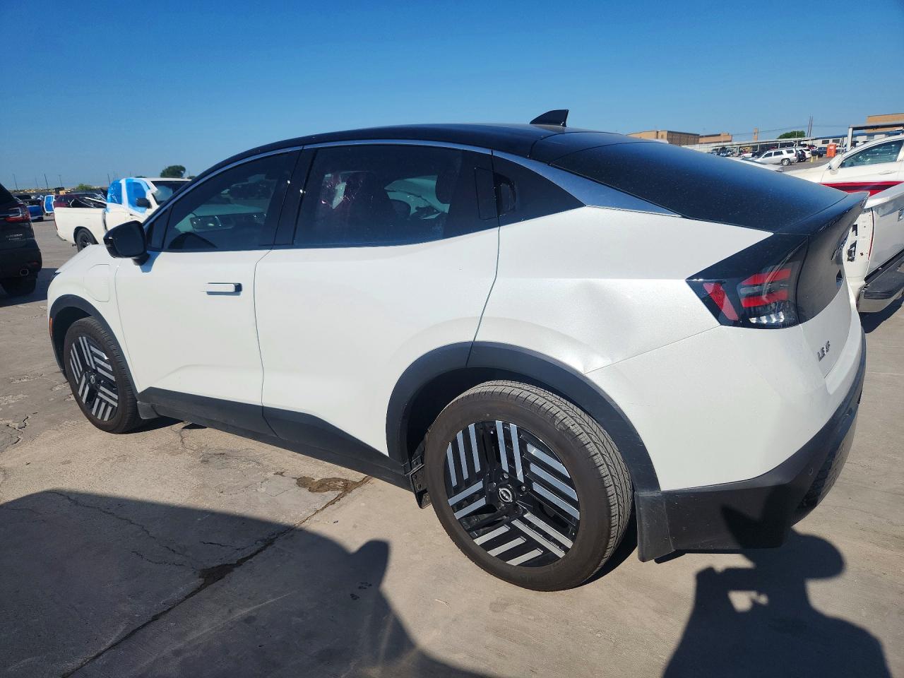JN1AZ2CA2TM302707 · 2026 NISSAN LEAF · 2/13