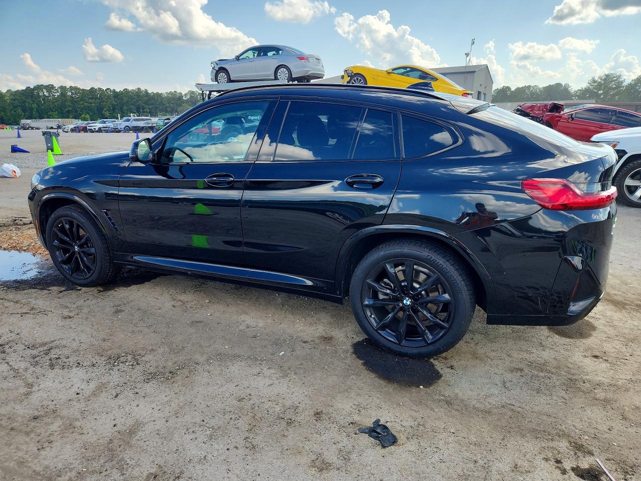 5UX33DT08S9098554 · 2025 BMW X4 · 2/13