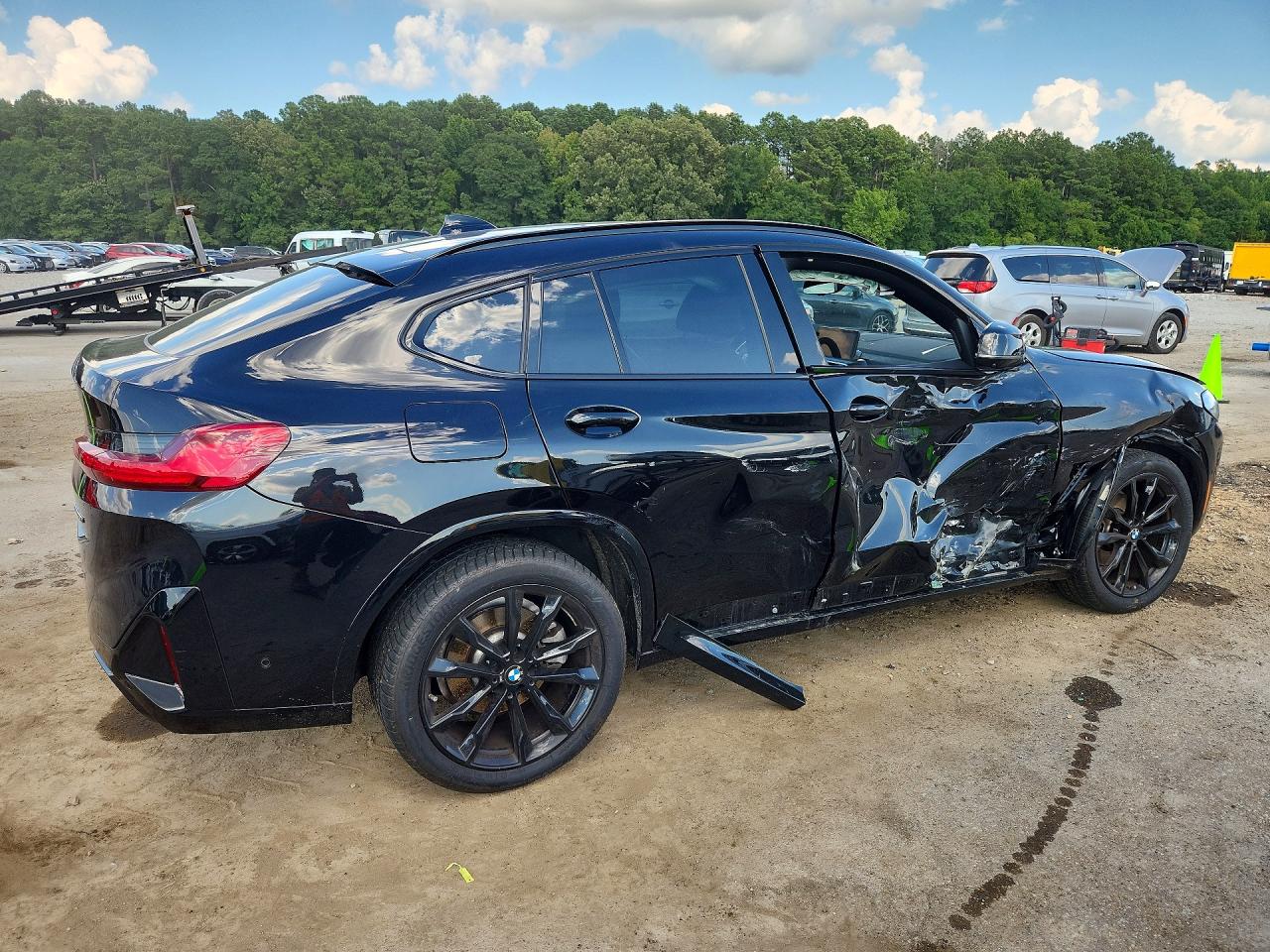 5UX33DT08S9098554 · 2025 BMW X4 · 3/13
