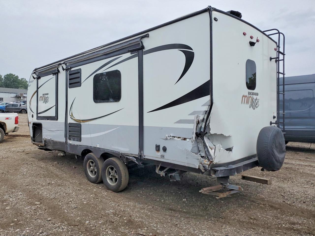 4X4TRLA20KD429908 · 2019 FORESRIVER ROCKWOOD · 3/10
