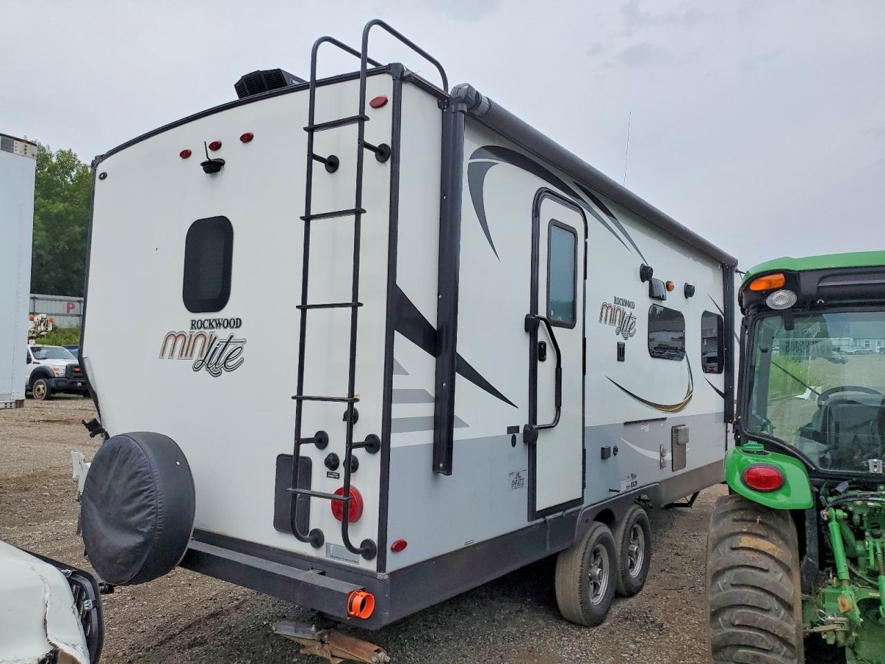 4X4TRLA20KD429908 · 2019 FORESRIVER ROCKWOOD · 4/10