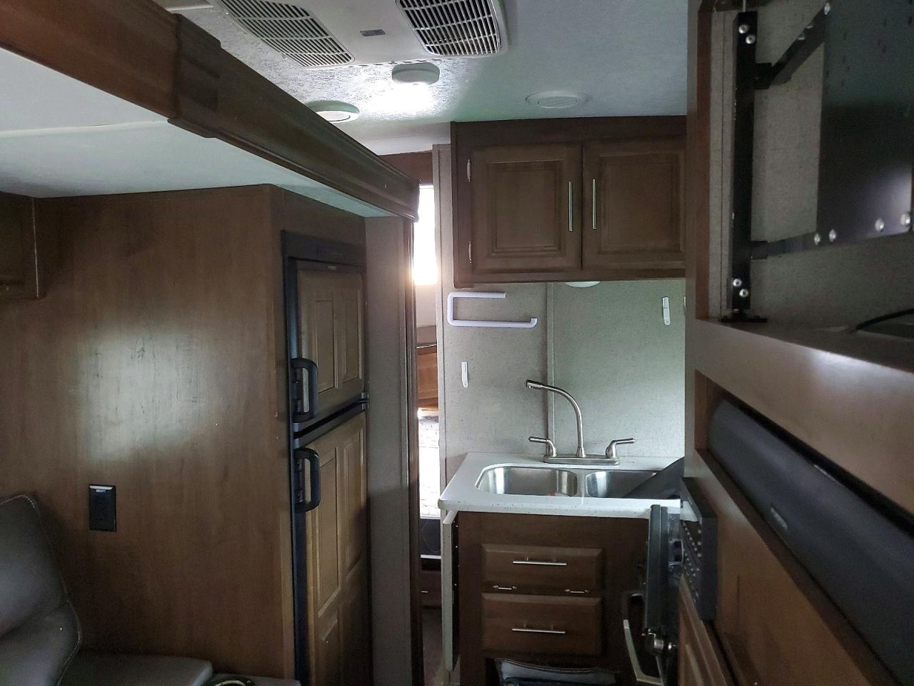 4X4TRLA20KD429908 · 2019 FORESRIVER ROCKWOOD · 5/10