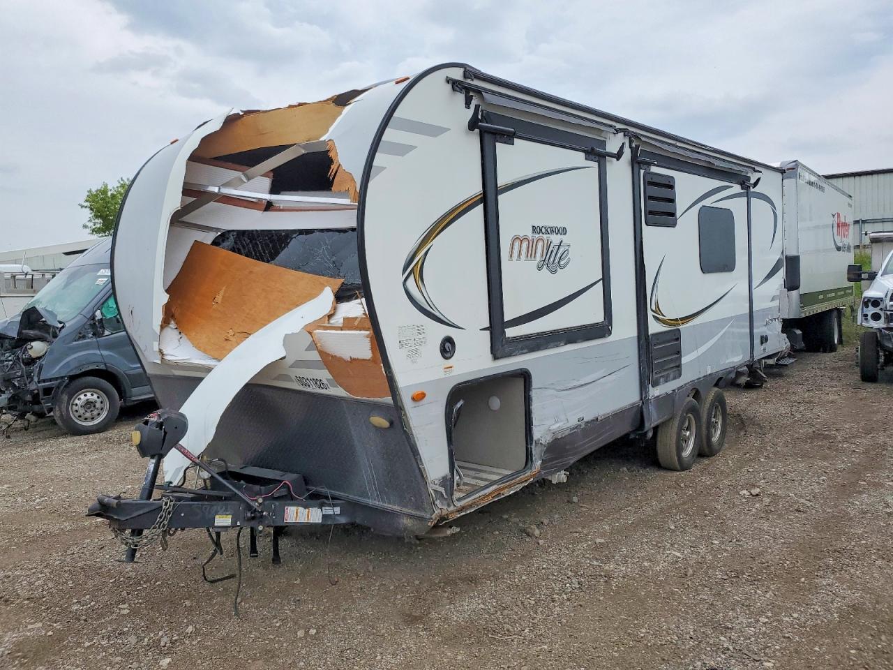 4X4TRLA20KD429908 · 2019 FORESRIVER ROCKWOOD · 2/10