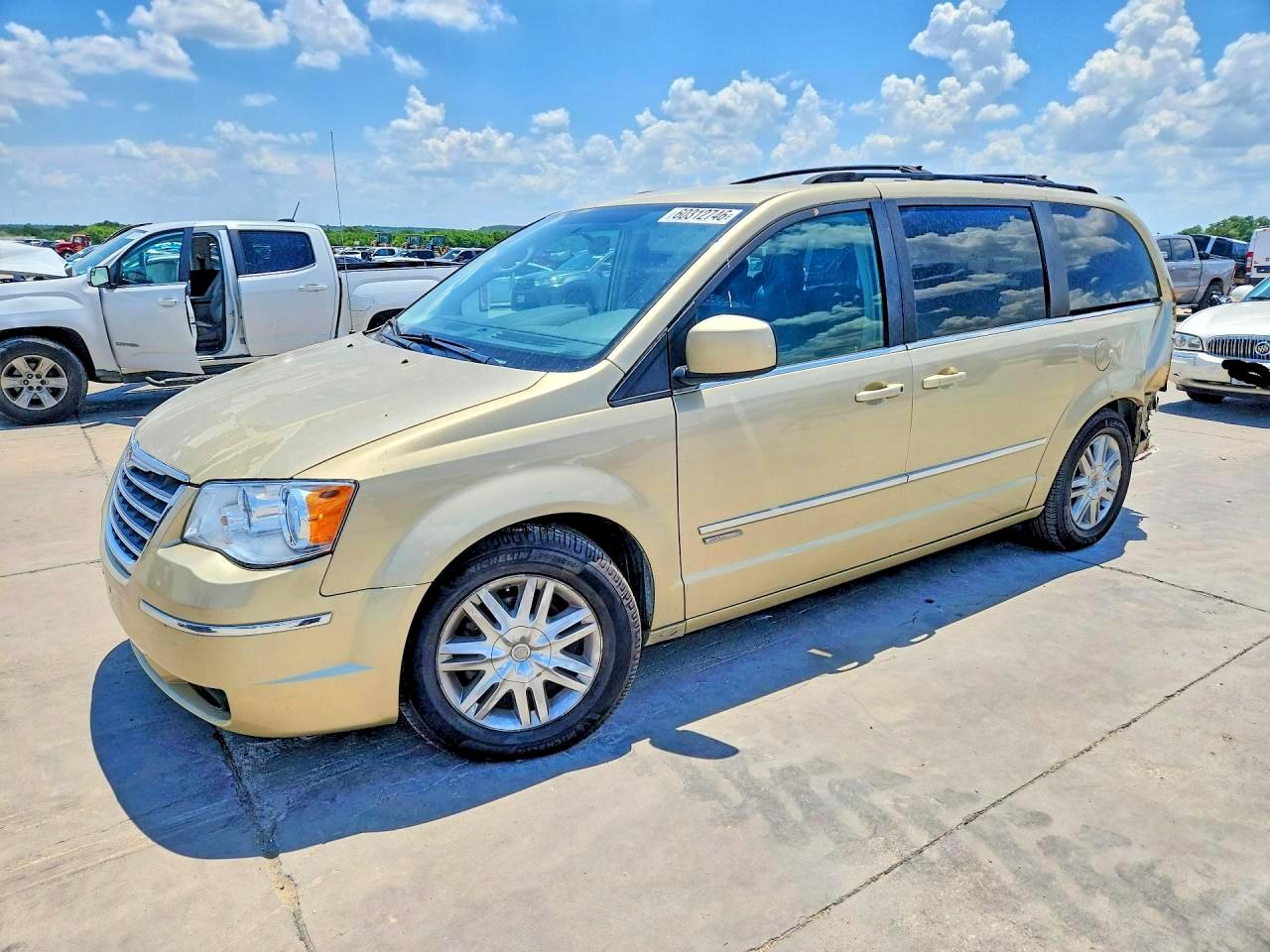 2A4RR5DX3AR286025 · 2010 CHRYSLER TOWN & COUNTRY