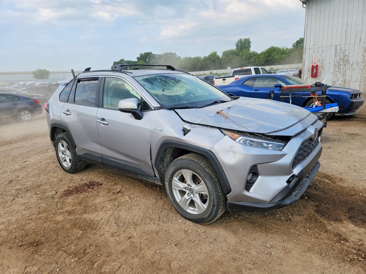 JTMRWRFV2KD007332 · 2019 TOYOTA RAV4 HYBRID · 4/13