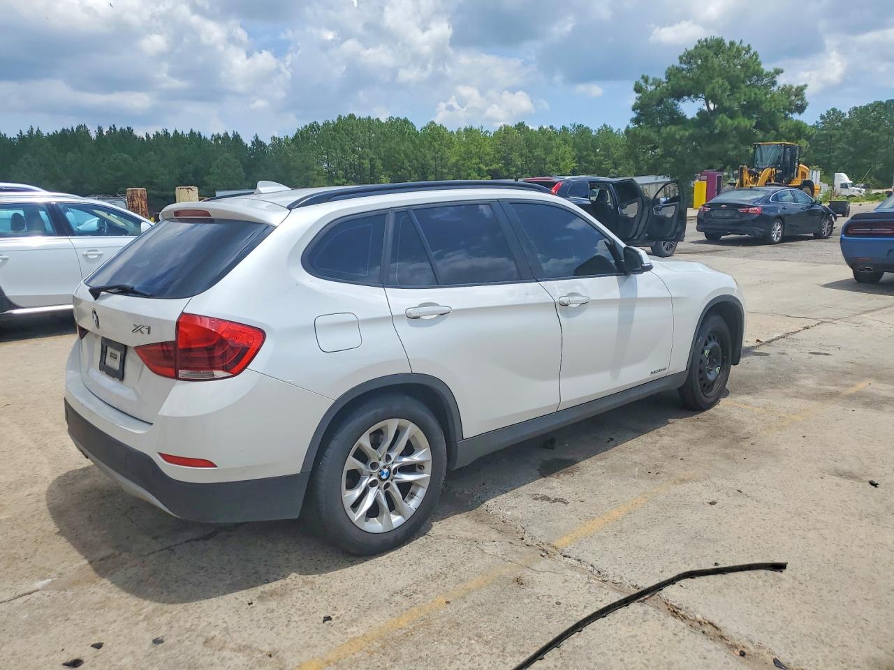 WBAVL1C52FVY40199 · 2015 BMW X1 · 3/12