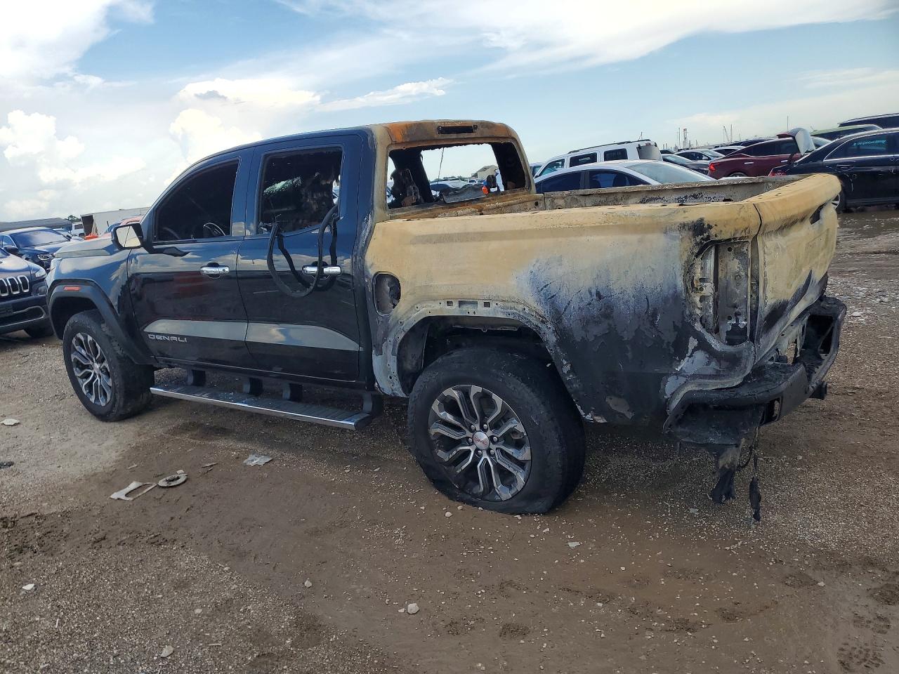 1GTP2FEKXS1205053 · 2025 GMC CANYON · 2/12