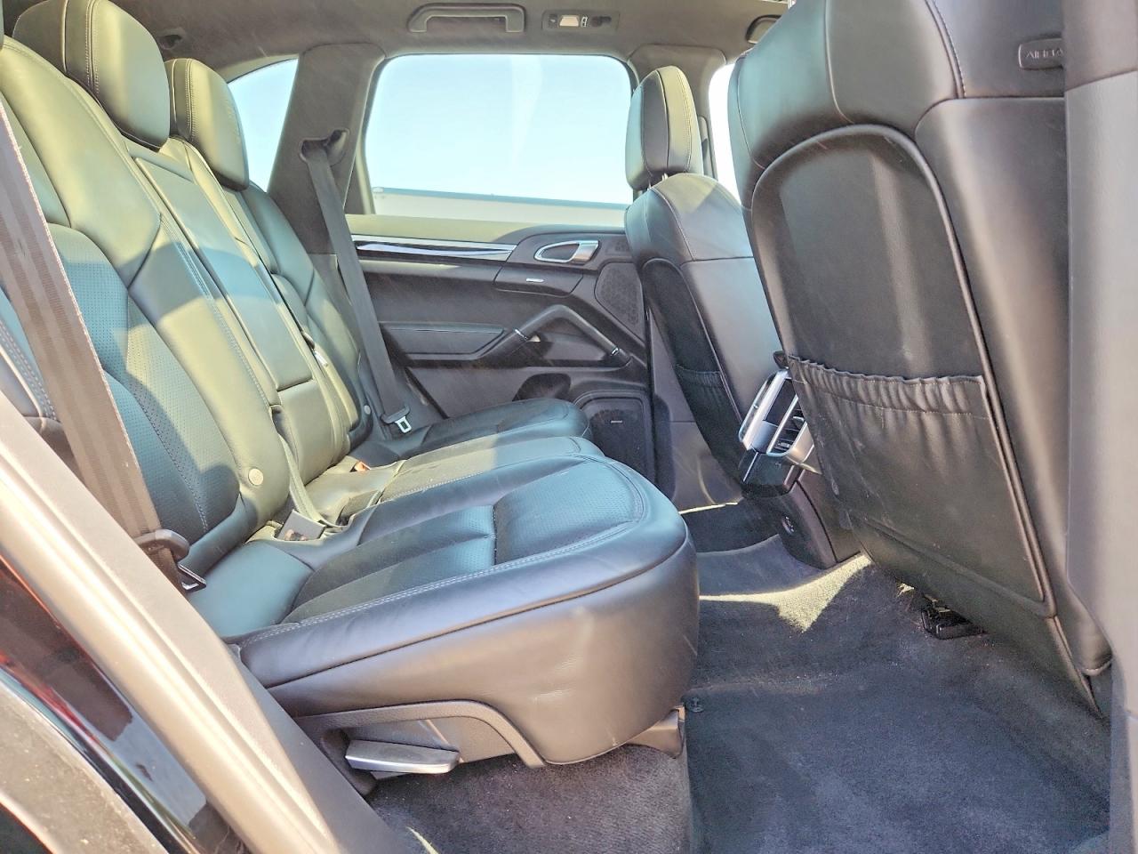 WP1AE2A26JLA71879 · 2018 PORSCHE CAYENNE · 11/13