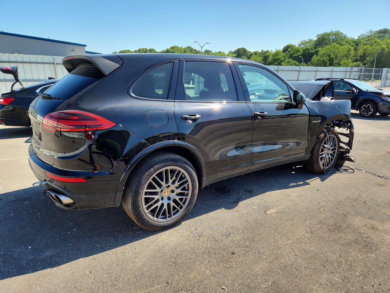 WP1AE2A26JLA71879 · 2018 PORSCHE CAYENNE · 3/13