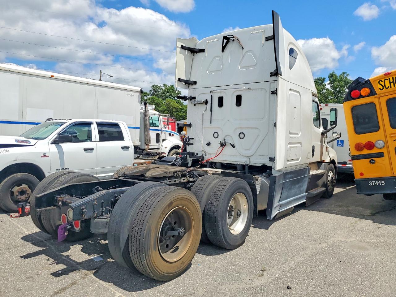 1FUJHHDR8KLKE3680 · 2019 FREIGHTLINER CASCADIA 126 · 3/13