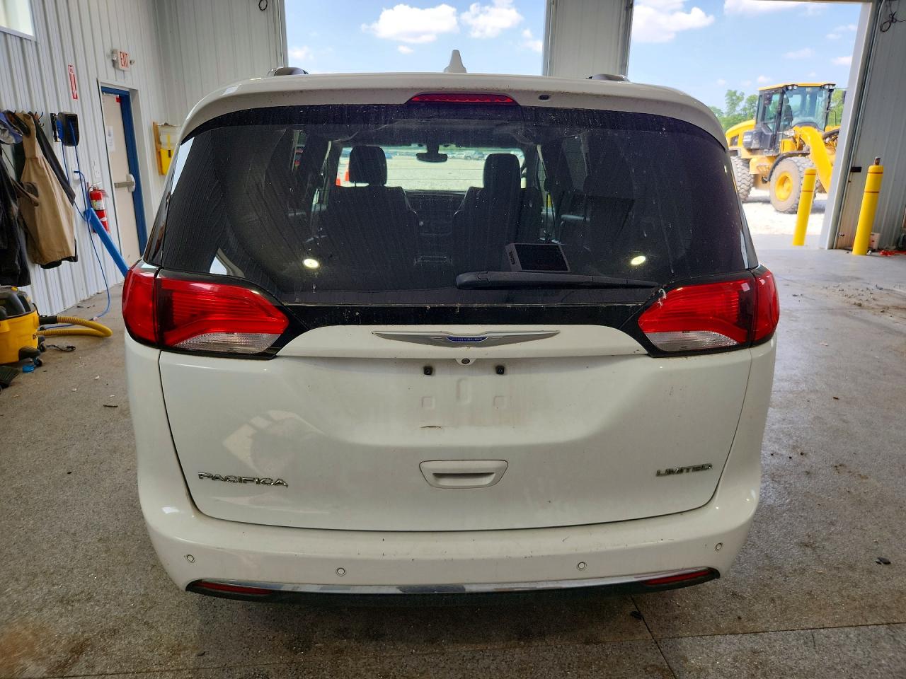 2C4RC1GGXJR320523 · 2018 CHRYSLER PACIFICA · 6/13