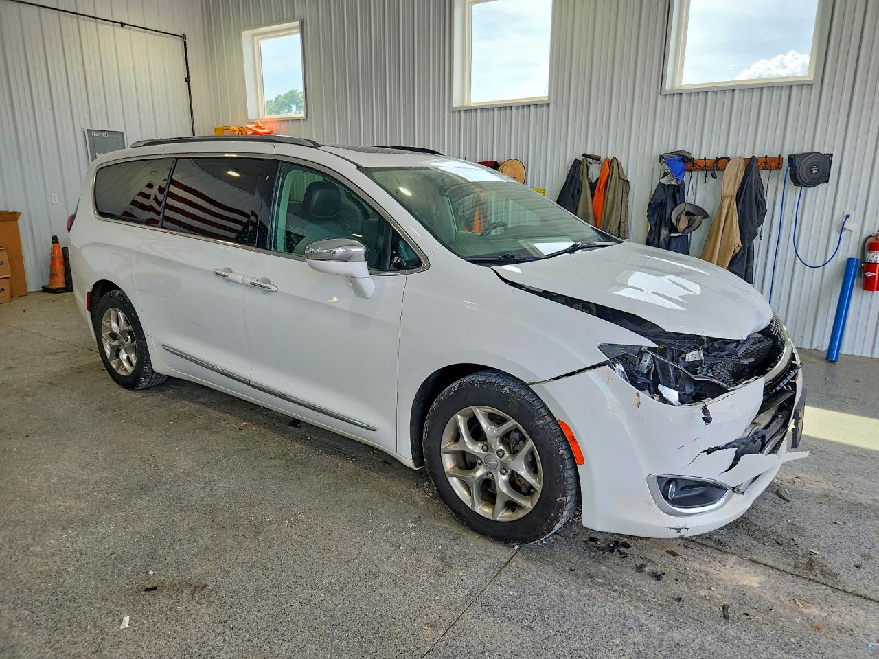 2C4RC1GGXJR320523 · 2018 CHRYSLER PACIFICA · 4/13