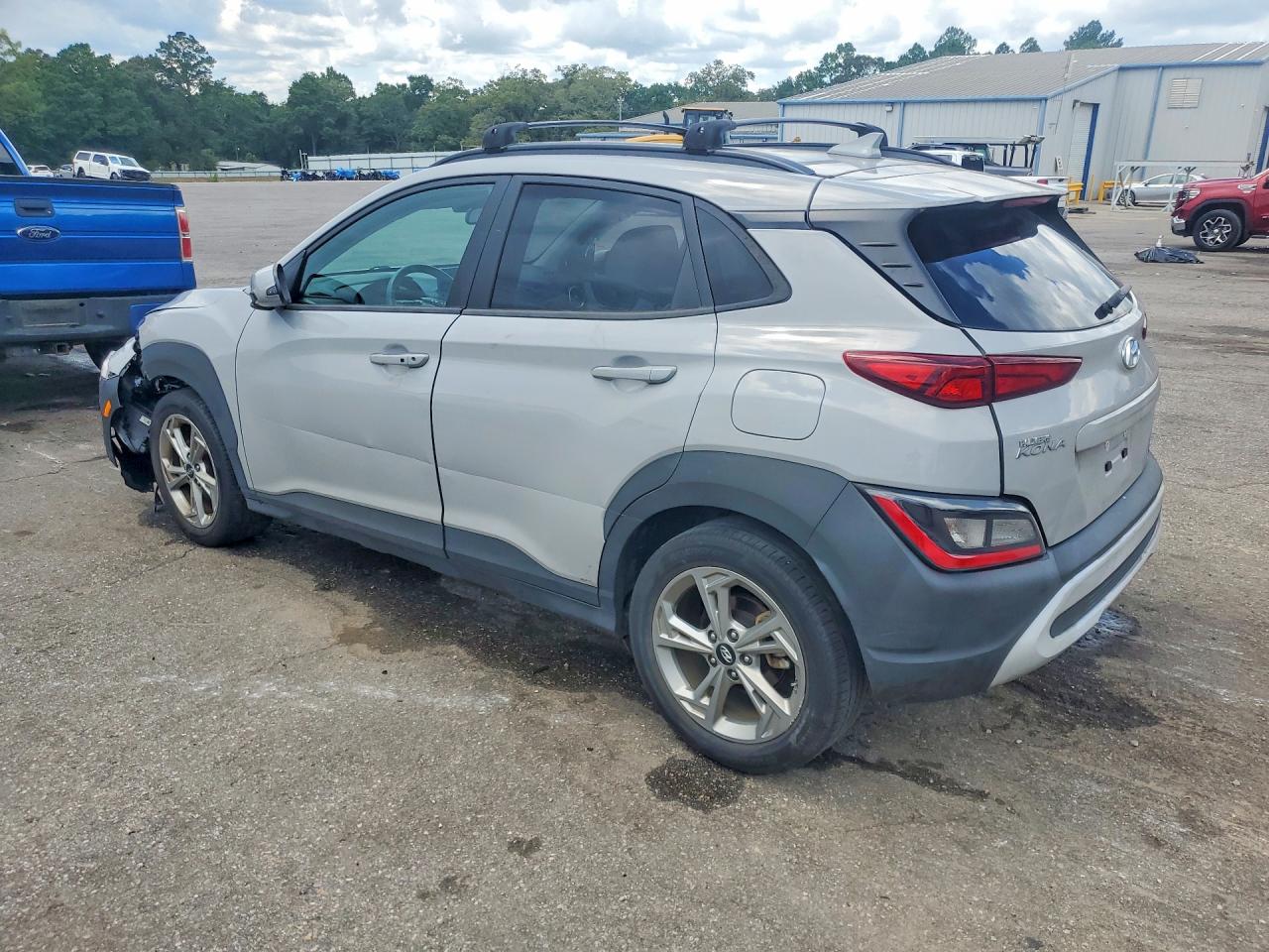 KM8K62AB6PU946945 · 2023 HYUNDAI KONA · 2/13