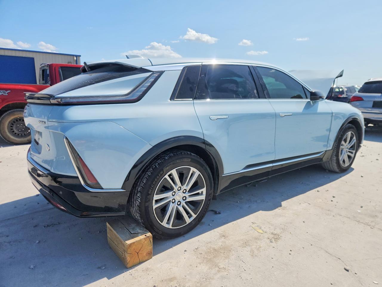 1GYKPMRK0RZ134803 · 2024 CADILLAC LYRIQ · 3/14