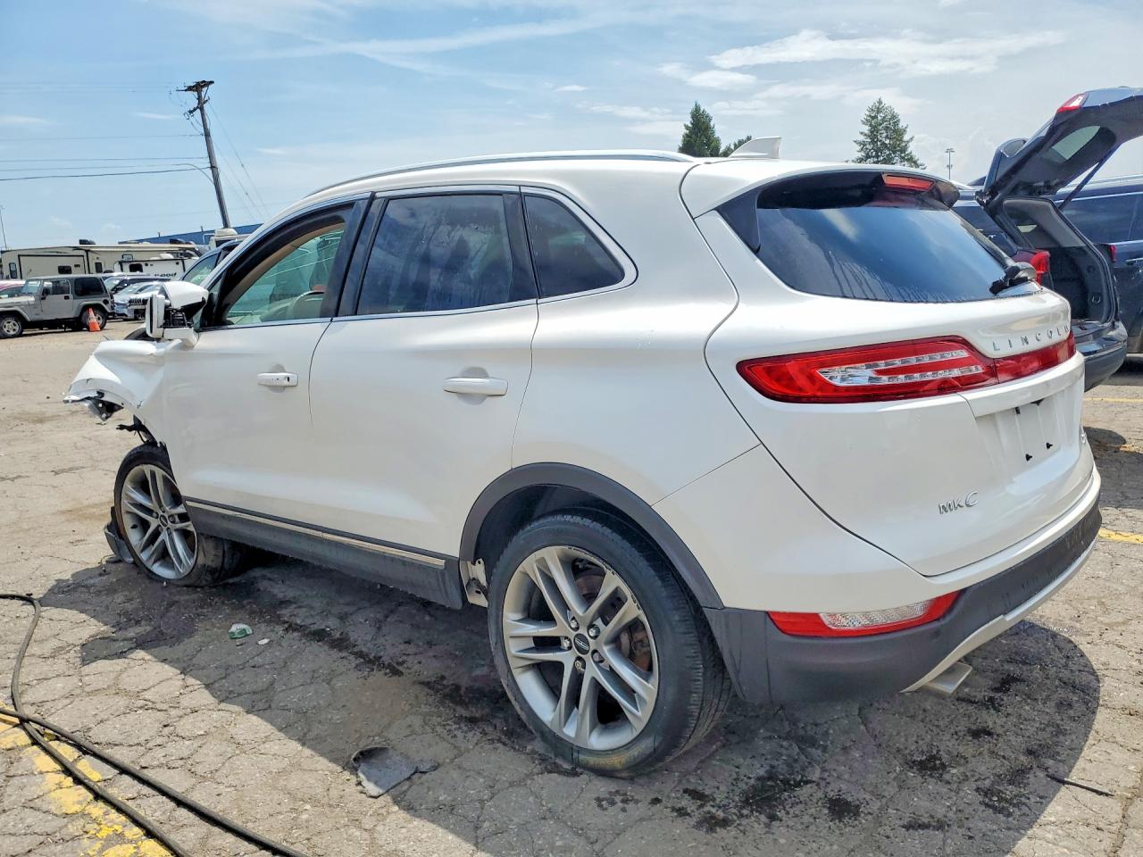 5LMCJ3D9XJUL14147 · 2018 LINCOLN MKC · 2/13