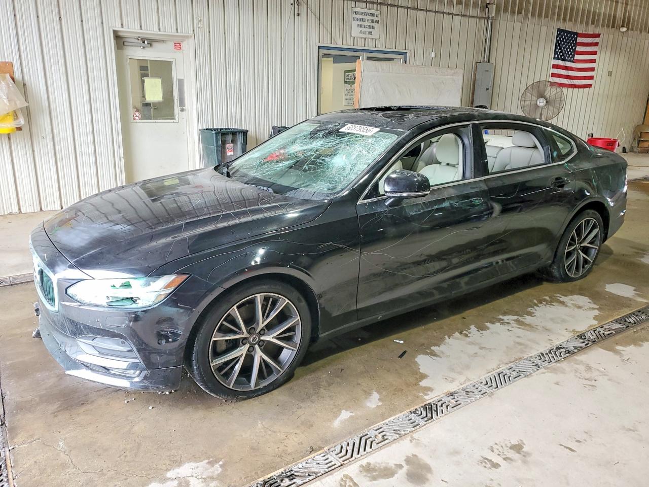 2018 VOLVO S90