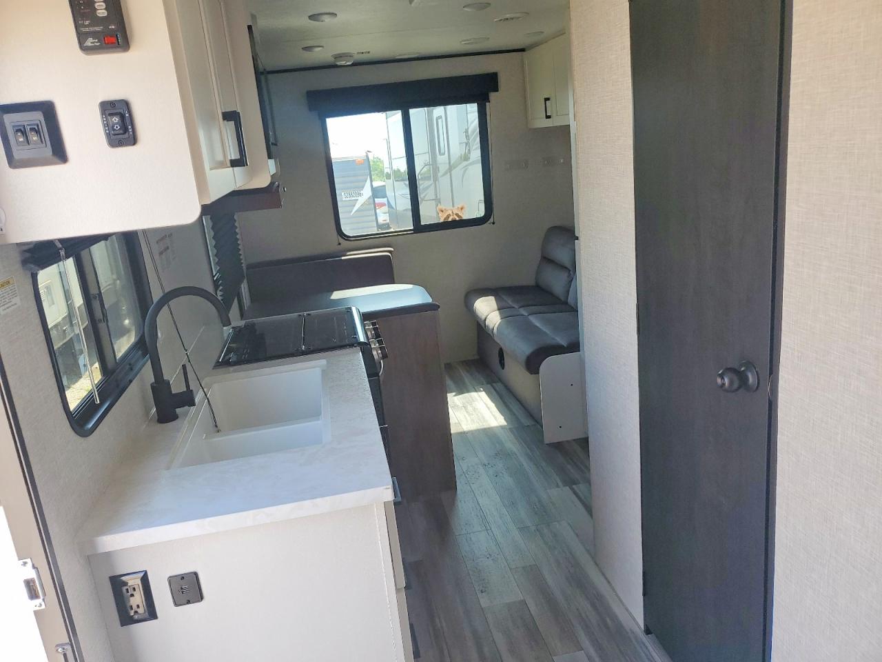 1UJBC0BL2S1YZ0666 · 2025 JAYCO JAY FLIGHT SLX · 5/10