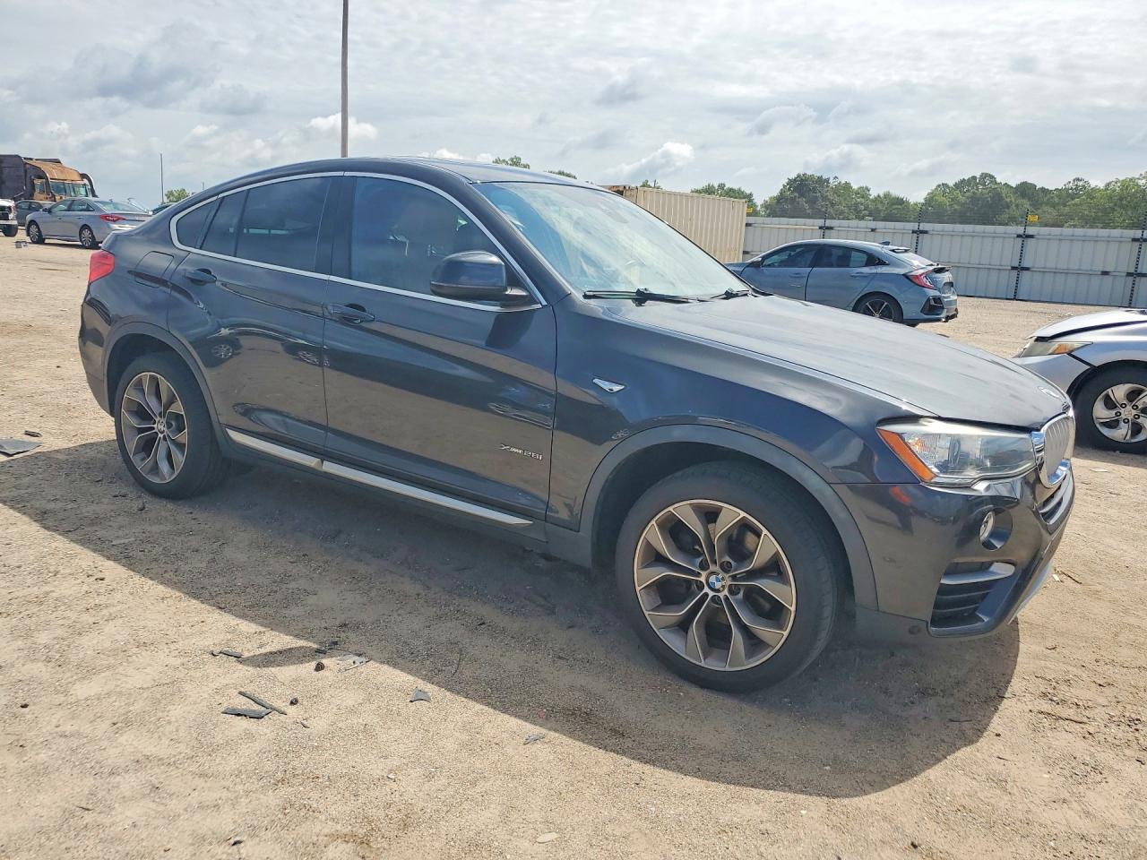 5UXXW3C58J0Z60317 · 2018 BMW X4 · 4/13
