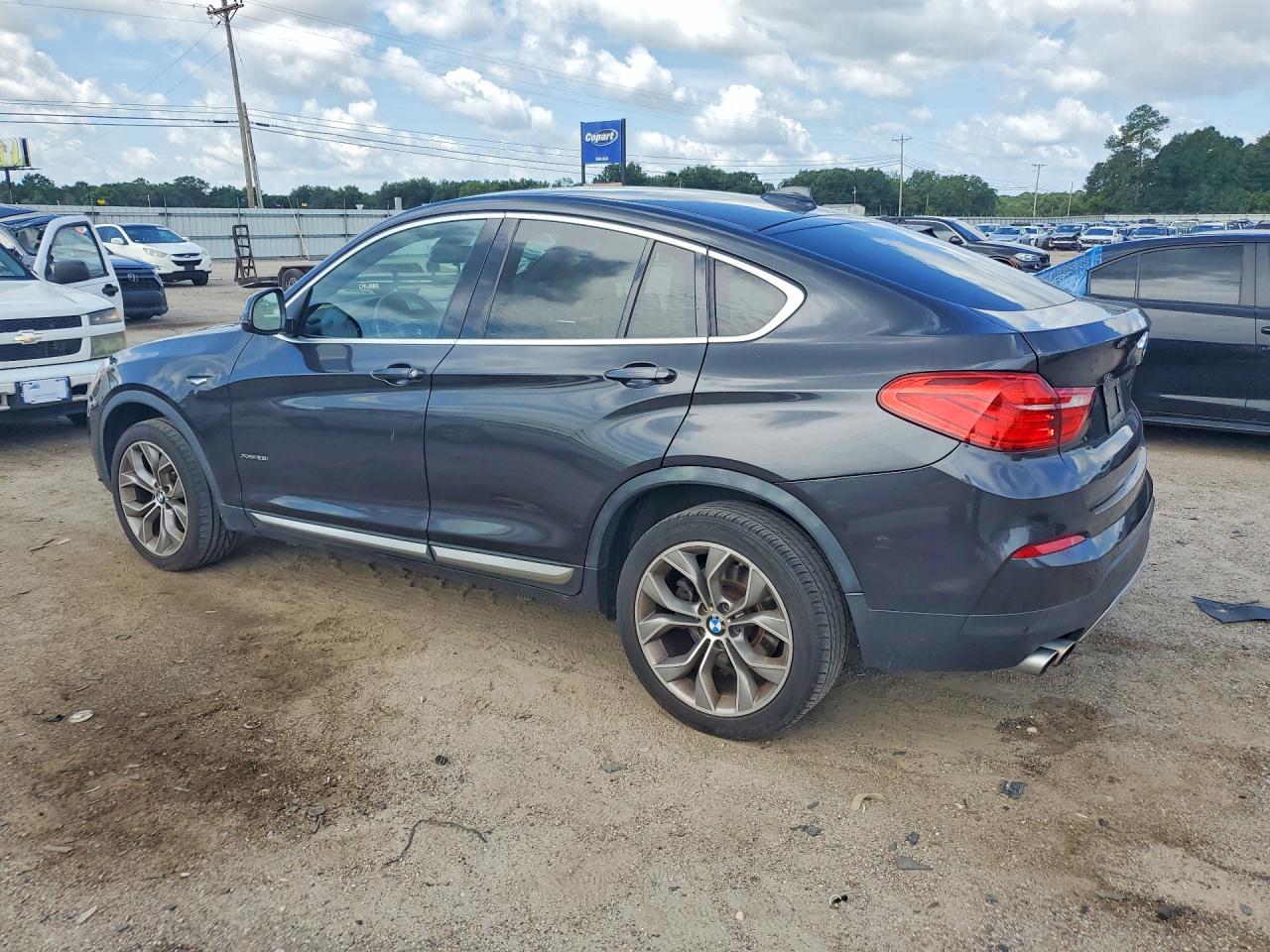 5UXXW3C58J0Z60317 · 2018 BMW X4 · 2/13