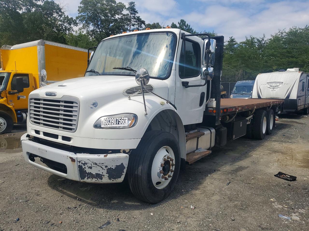 1FVHCYCYXFHGE5861 · 2015 FREIGHTLINER M2