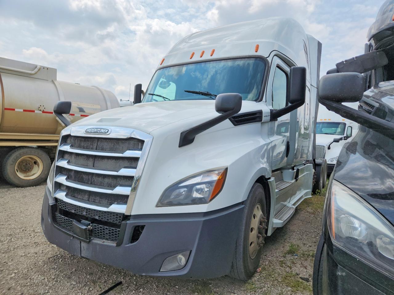 3AKNHHDR1KSKJ0210 · 2019 FREIGHTLINER CASCADIA 126