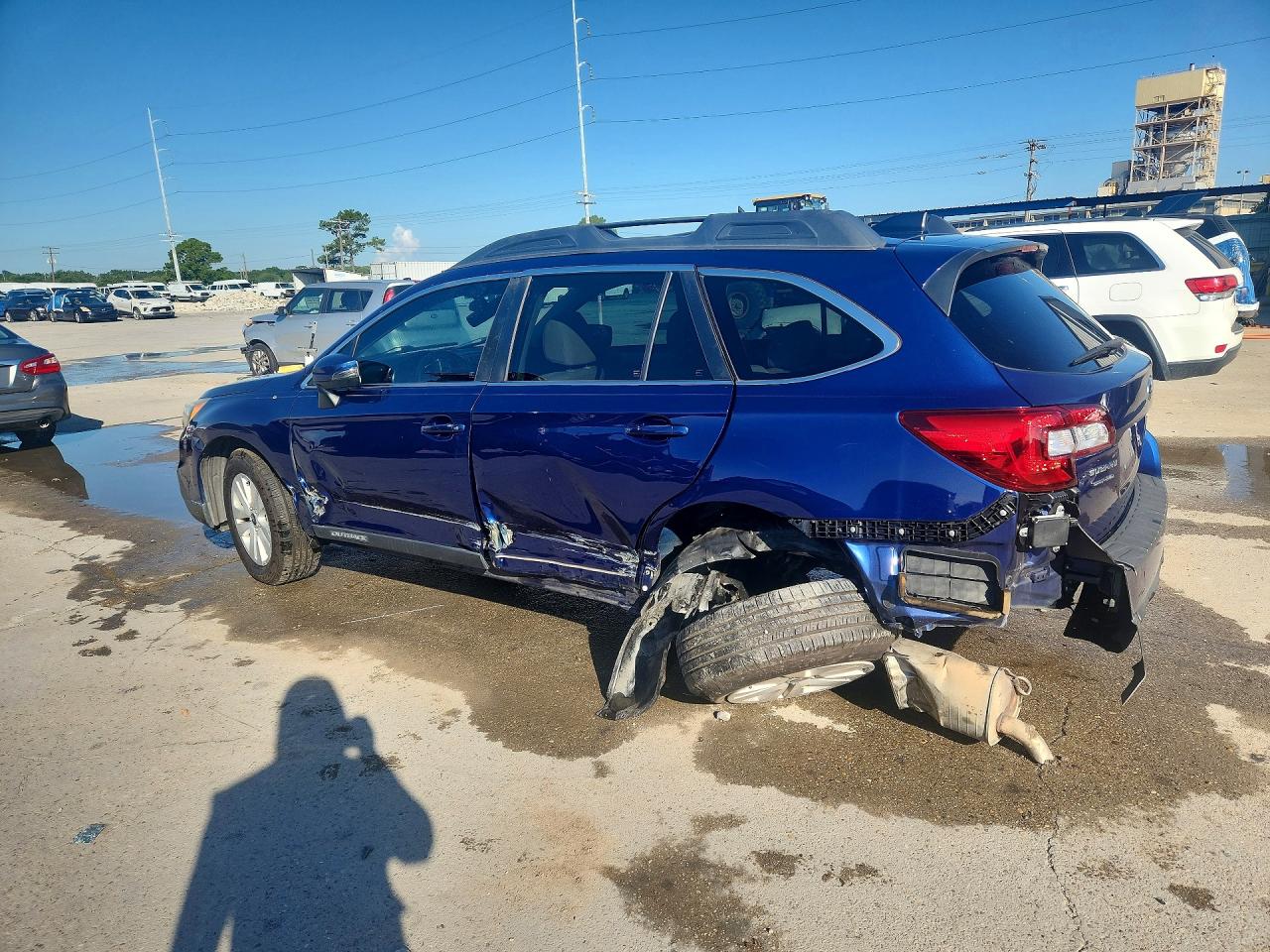 4S4BSAFC6H3307740 · 2017 SUBARU OUTBACK · 2/13