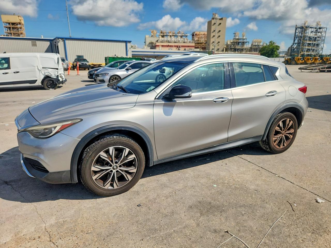 SJKCH5CR1KA011001 · 2019 INFINITI QX30