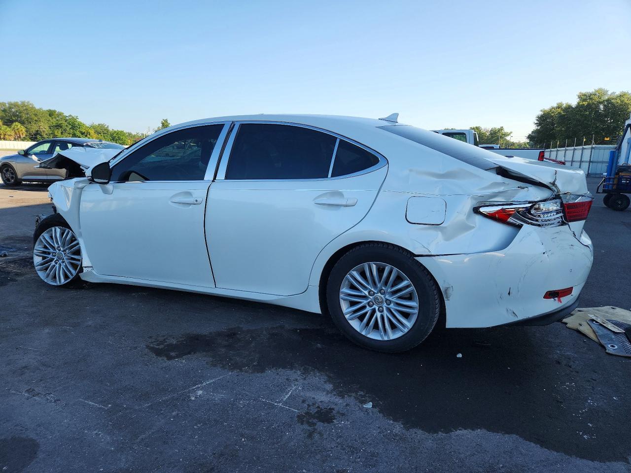 JTHBK1GG2D2014552 · 2013 LEXUS ES · 2/13
