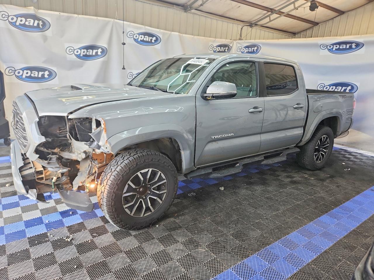 5TFAZ5CN8MX117496 · 2021 TOYOTA TACOMA