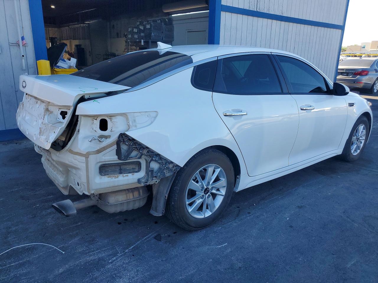 KNAGT4L32G5088725 · 2016 KIA OPTIMA · 3/13