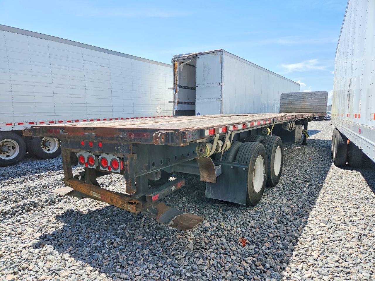 1UYFS2485FA405601 · 2015 UTILITY FS2CHS · 3/9