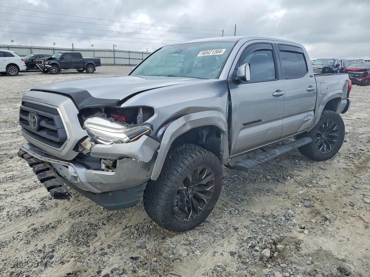 5TFAZ5CNXMX097963 · 2021 TOYOTA TACOMA