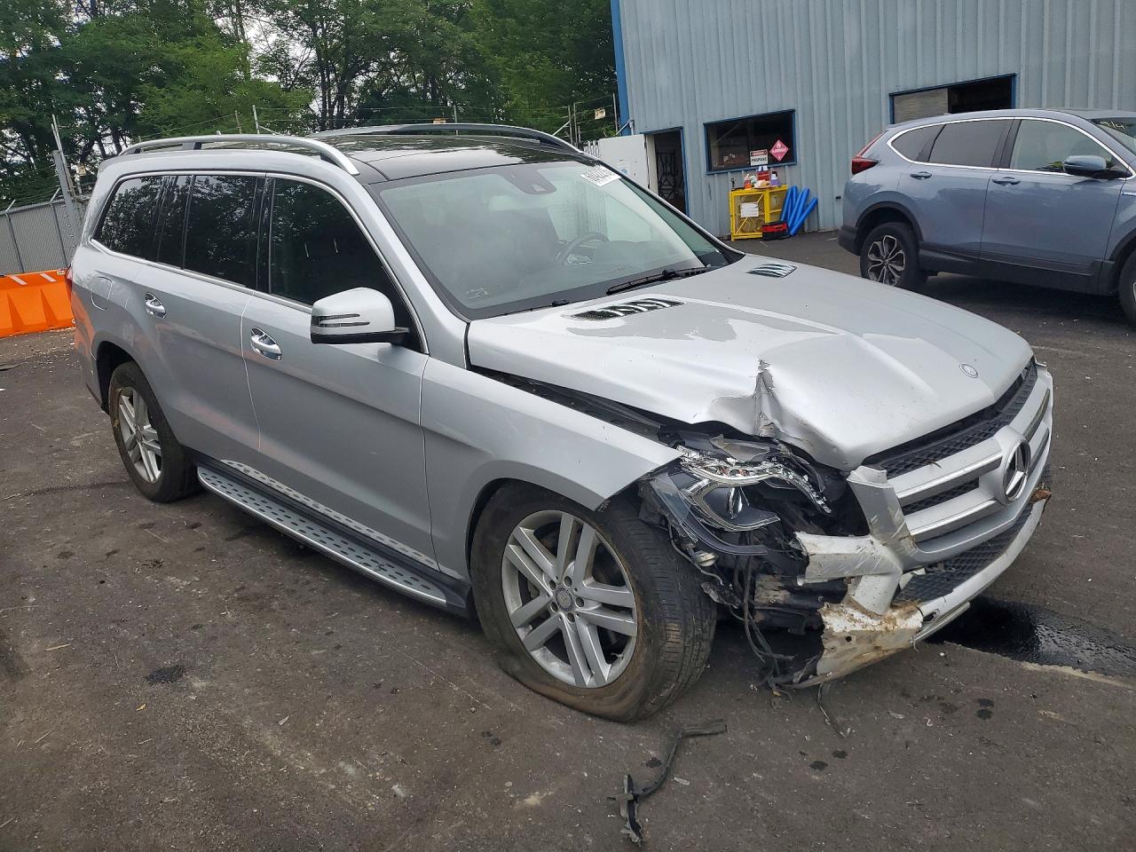 4JGDF2EEXFA583899 · 2015 MERCEDES-BENZ GL · 4/13