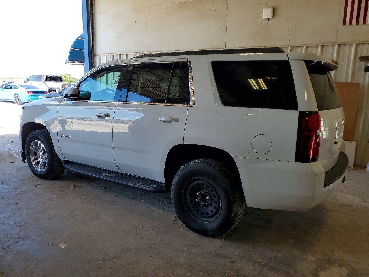 1GNSCAKC8HR284005 · 2017 CHEVROLET TAHOE · 2/13