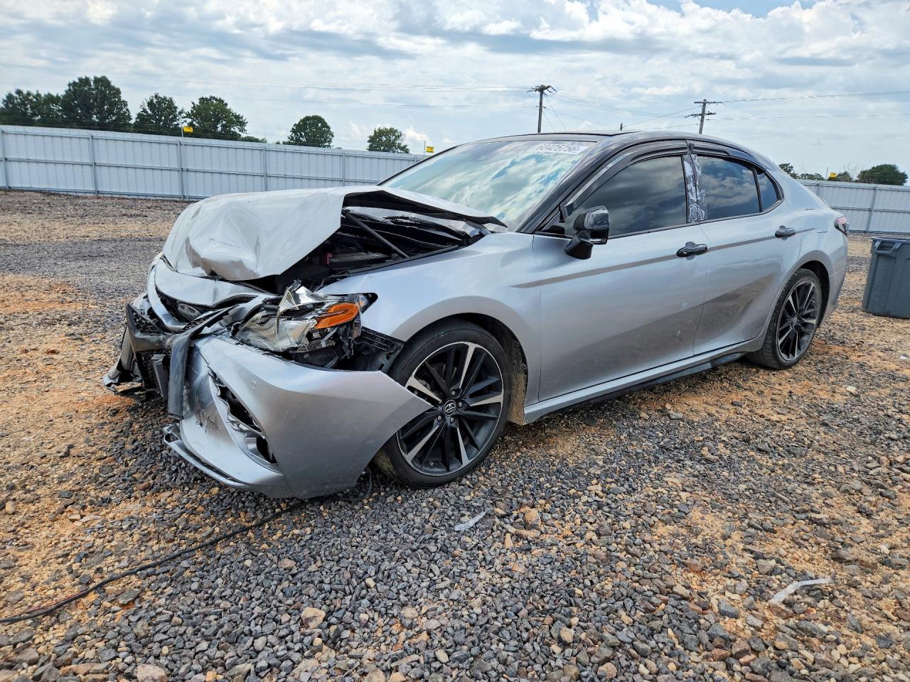 4T1BZ1HK1JU009323 · 2018 TOYOTA CAMRY