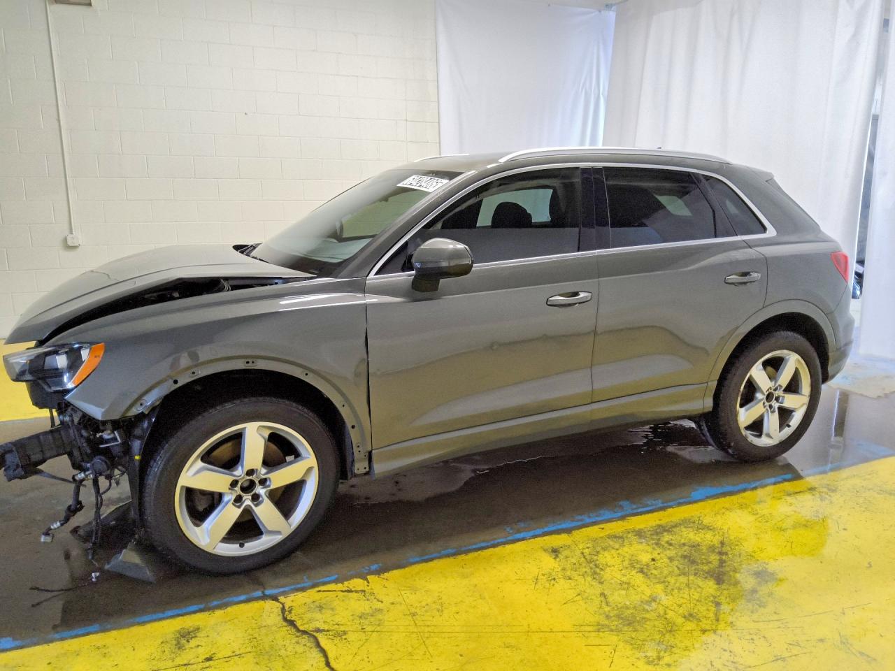 WA1AECF30K1076463 · 2019 AUDI Q3
