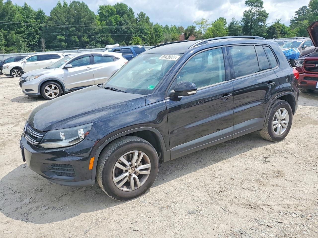 WVGBV7AX2HK003802 · 2017 VOLKSWAGEN TIGUAN
