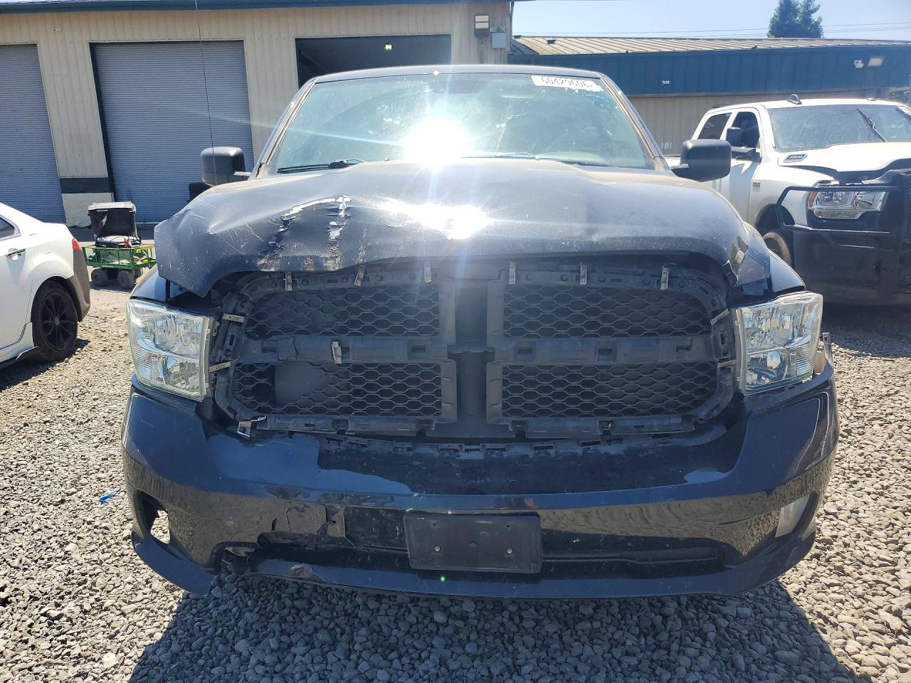1C6RR7FGXJS269968 · 2018 RAM 1500 · 5/12