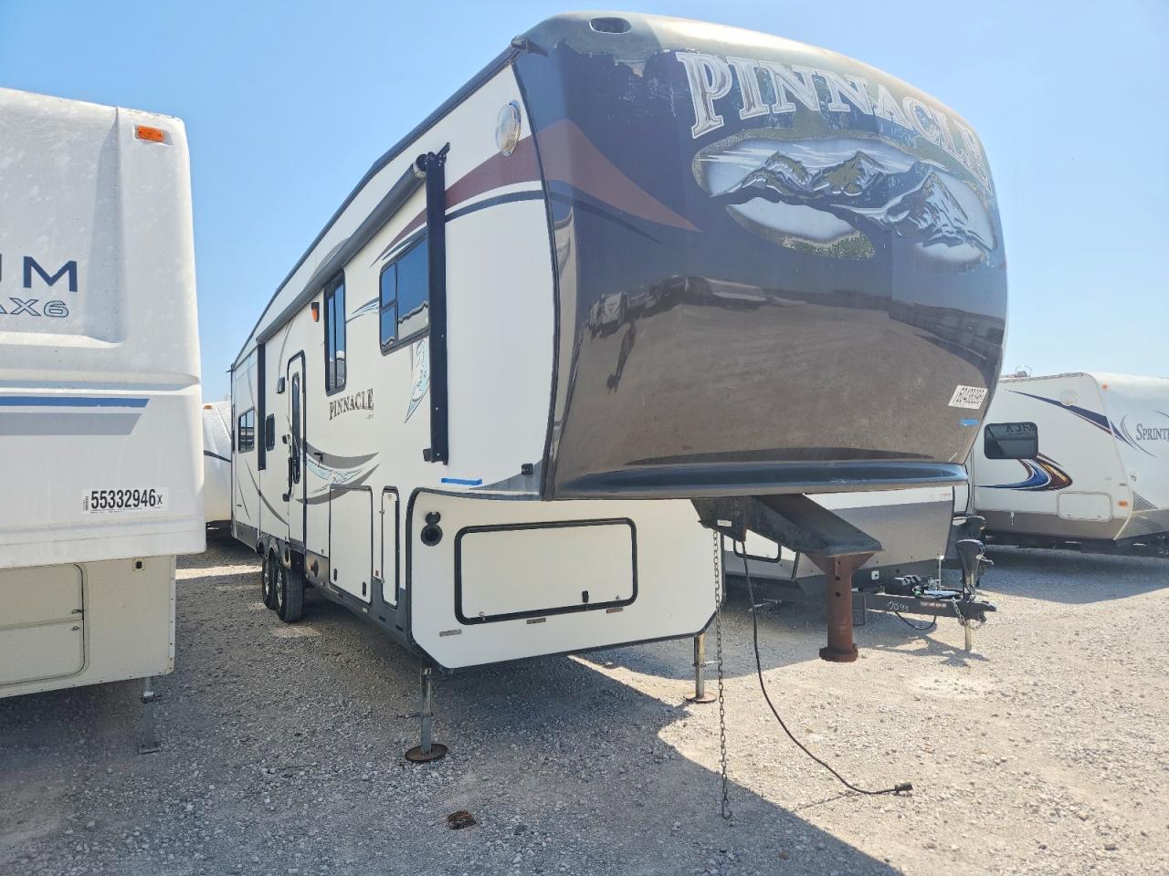 1UJCJ0BV8D1RC0067 · 2013 JAYCO PINNACLE