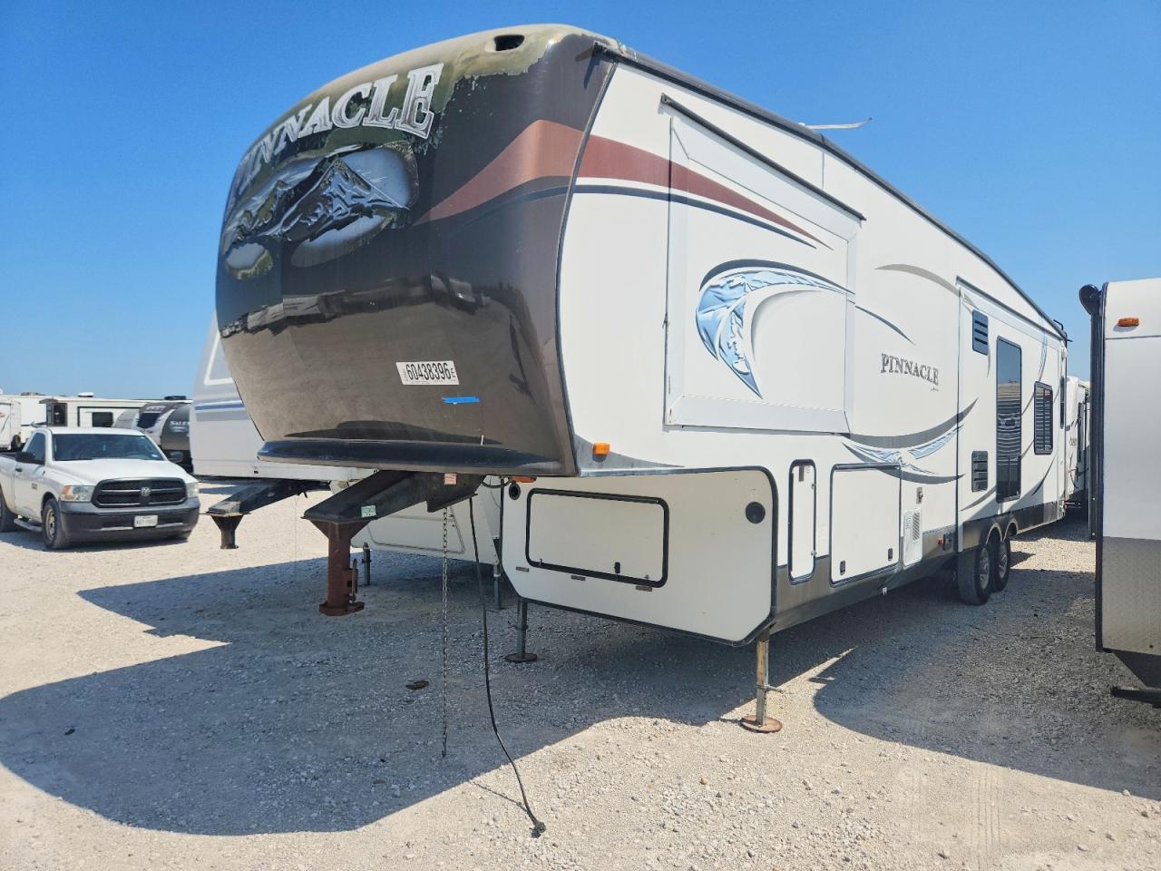 1UJCJ0BV8D1RC0067 · 2013 JAYCO PINNACLE · 2/10