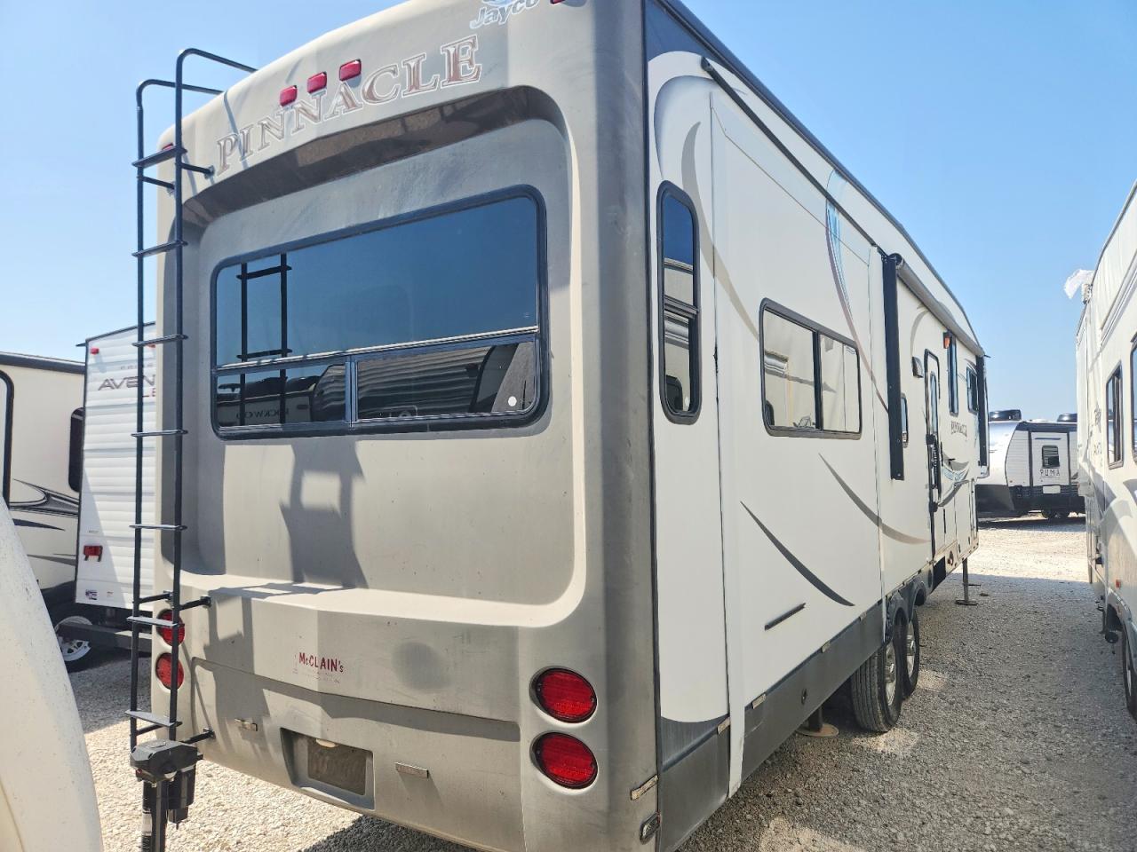1UJCJ0BV8D1RC0067 · 2013 JAYCO PINNACLE · 4/10