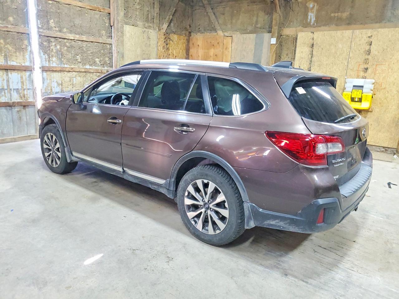 4S4BSETC2K3379831 · 2019 SUBARU OUTBACK · 2/14