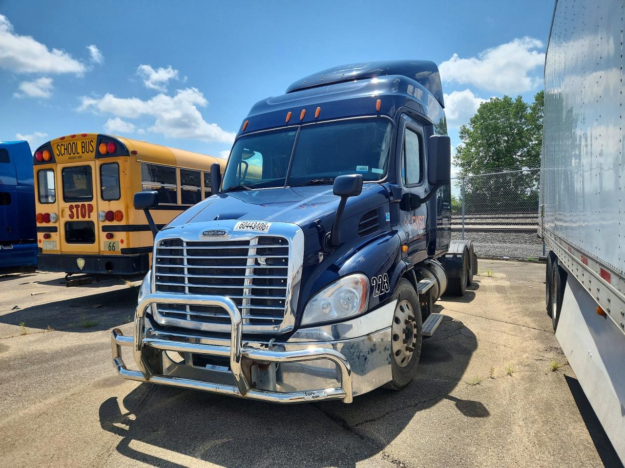 3AKJGHDV8HSHL9194 · 2017 FREIGHTLINER CASCADIA 113