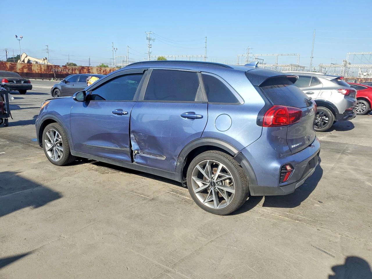 KNDCC3LC7N5546929 · 2022 KIA NIRO · 2/13