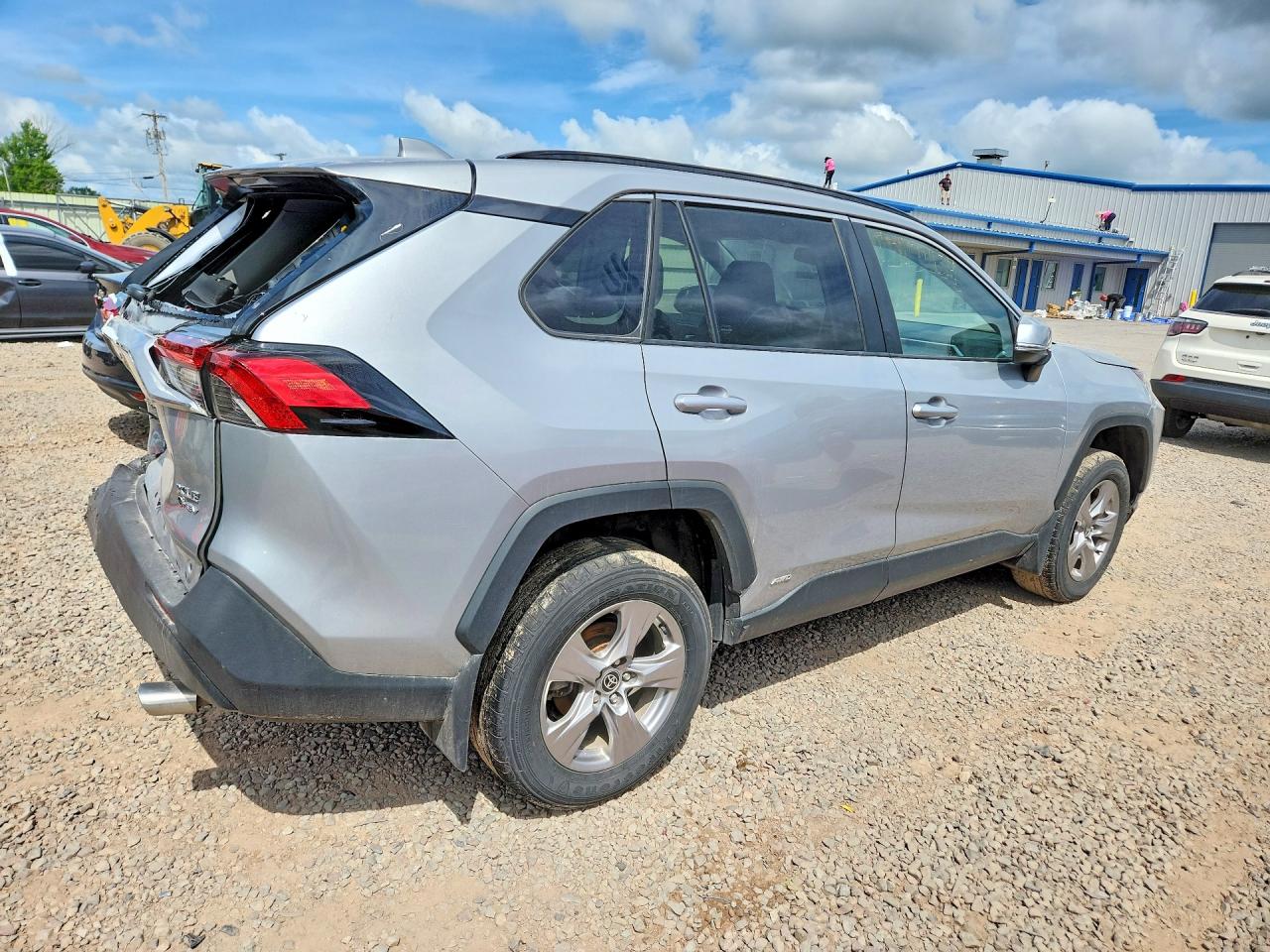 2T3RWRFVXSW264404 · 2025 TOYOTA RAV4 HYBRID · 3/14