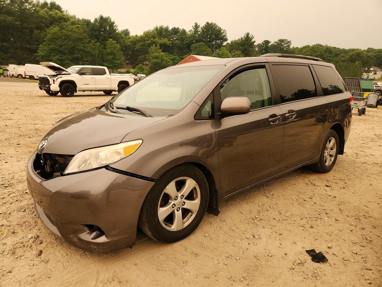 5TDKK3DC6DS300931 · 2013 TOYOTA SIENNA