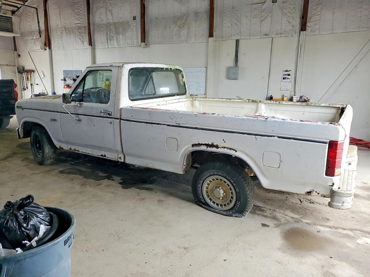 1FTCF15HXFLA31523 · 1985 FORD F150 · 2/12